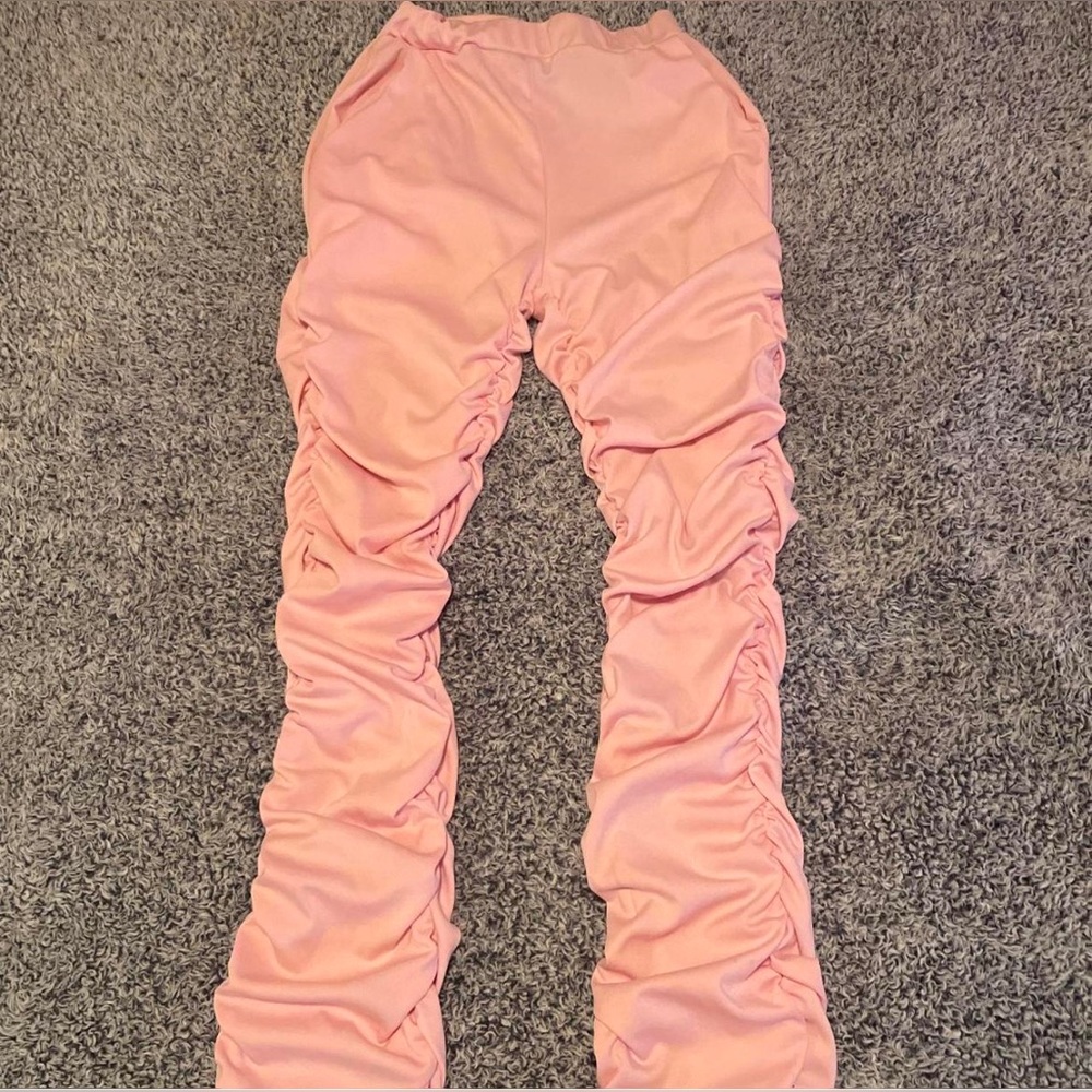 Pink scrunch pants
